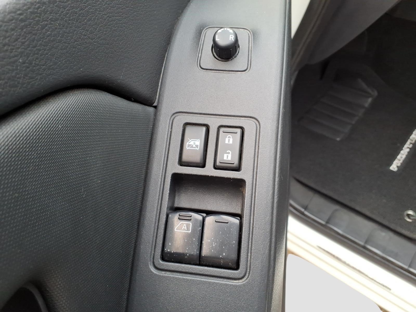 Used 2023 Nissan Frontier SV w/ Technology Package AWD/4WD image 17