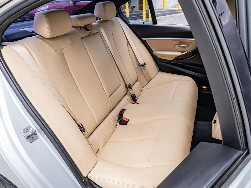 Used 2018 BMW 330e RWD image 21