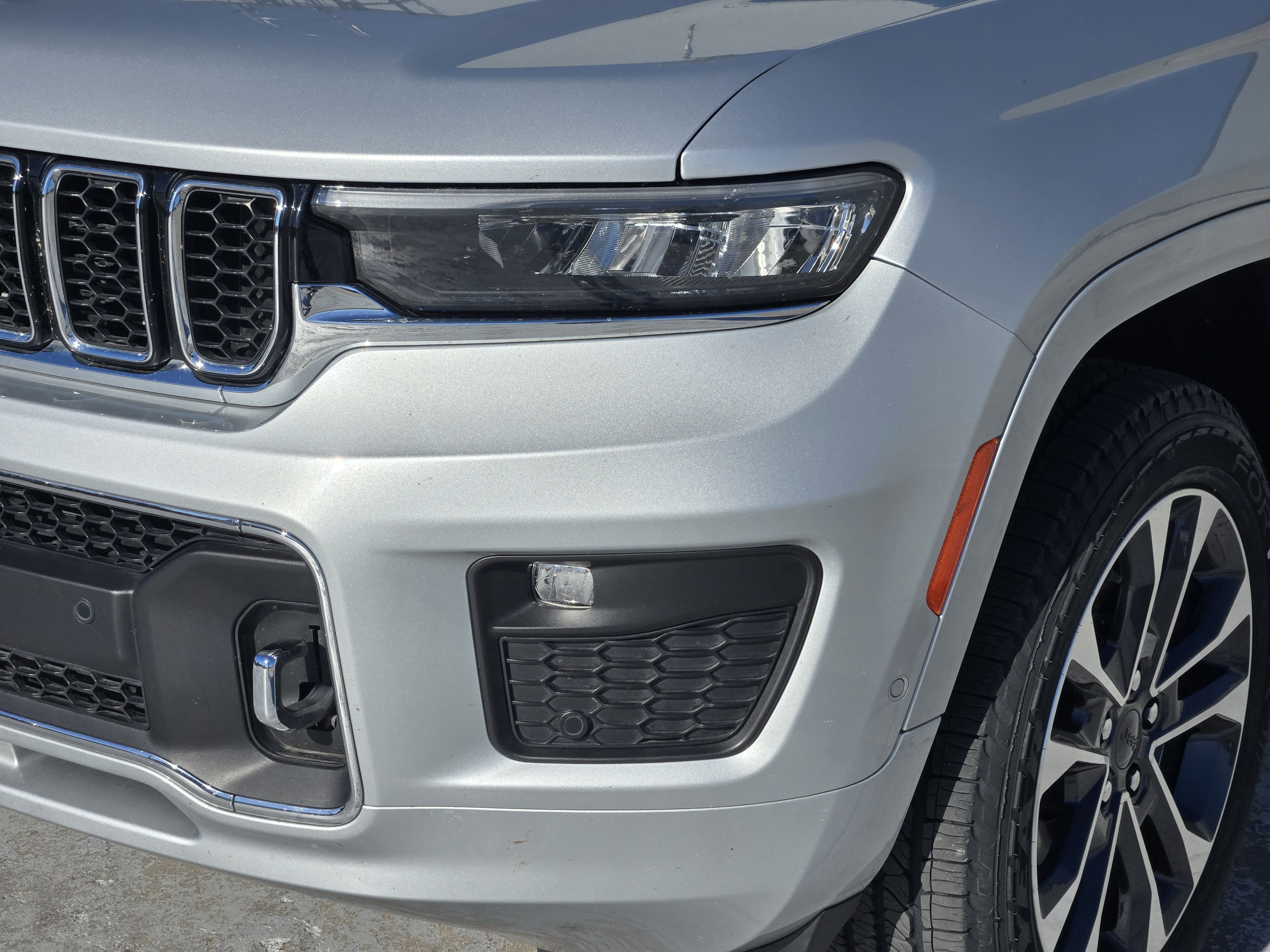 Used 2023 Jeep Grand Cherokee L Overland image 11