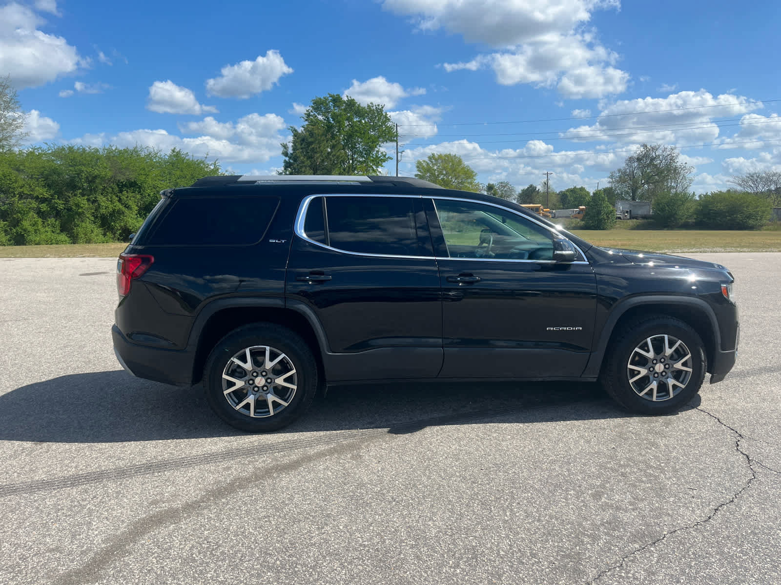 Used 2022 GMC Acadia SLT w/ Technology Package image 6