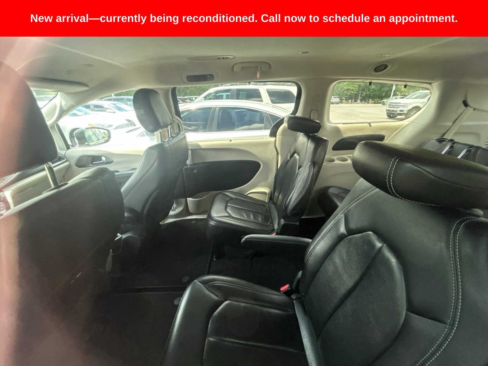 Used 2022 Chrysler Pacifica Touring-L FWD image 15
