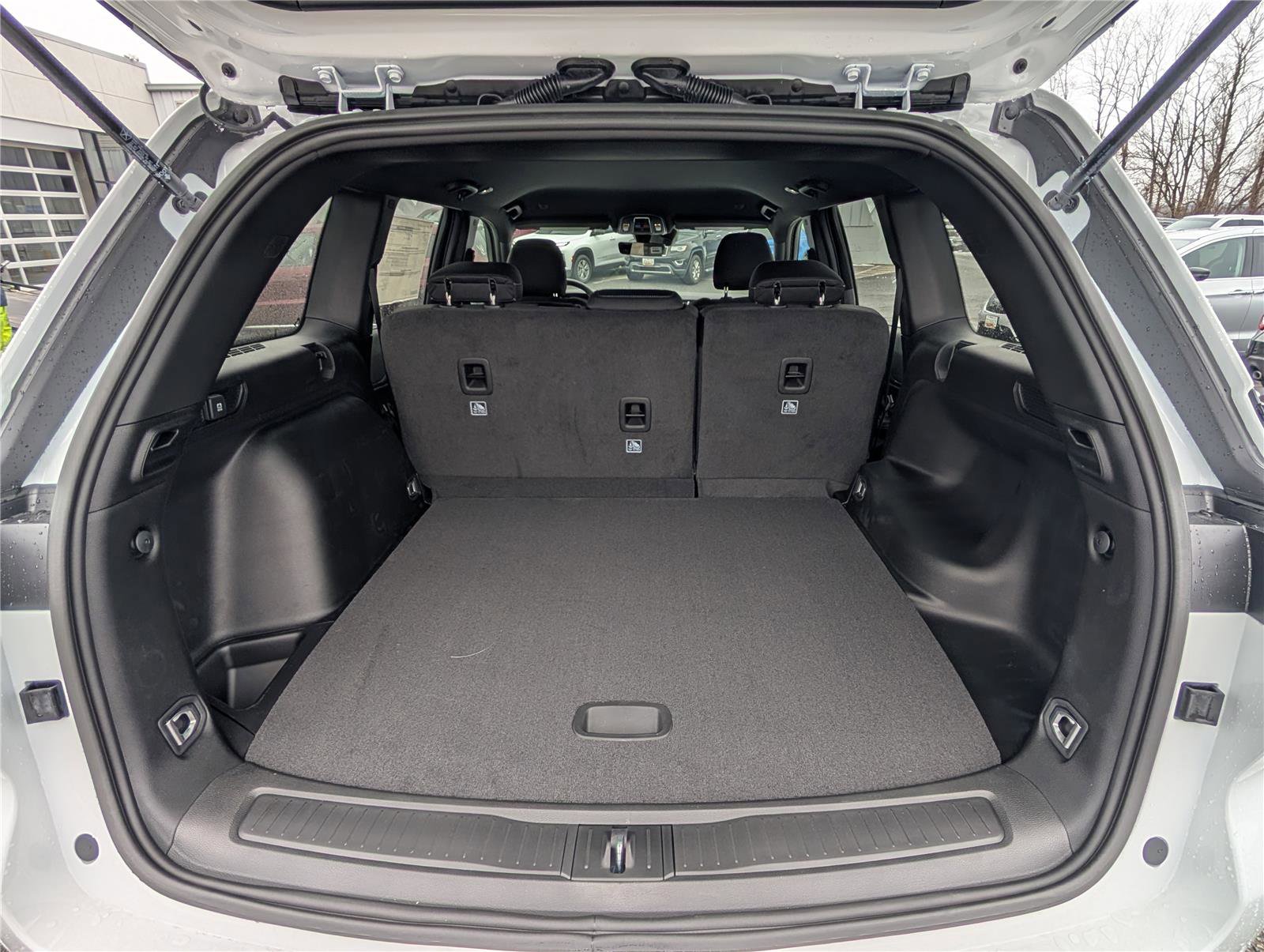 New 2026 Jeep Grand Cherokee Laredo image 8