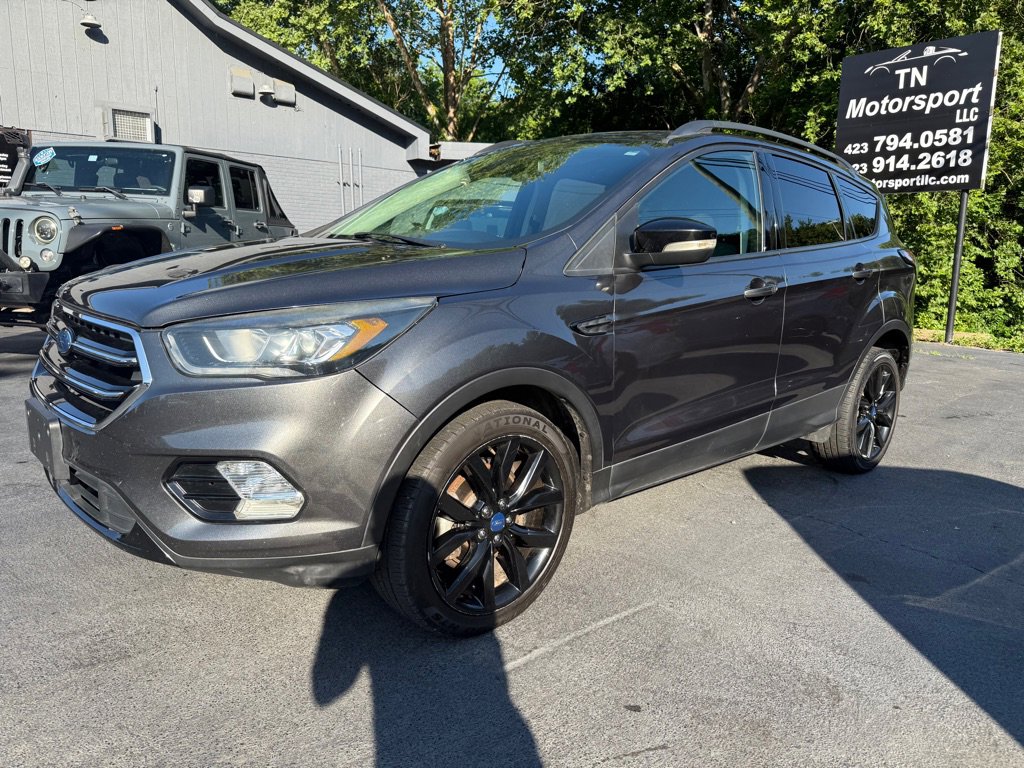 Used 2017 Ford Escape Titanium image 38