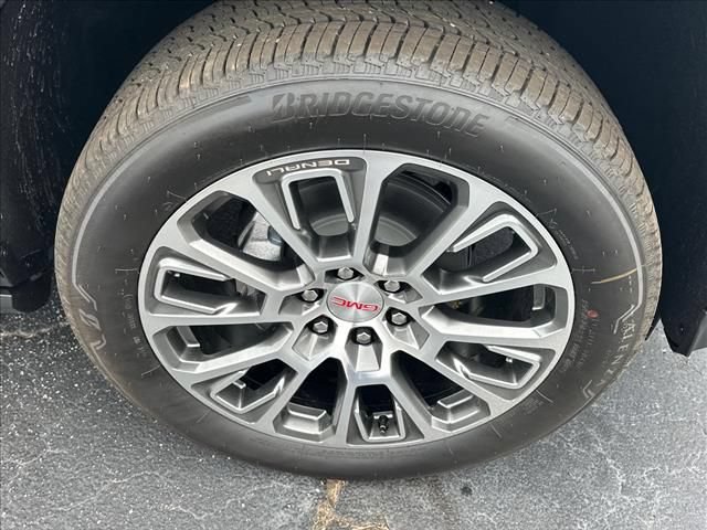 New 2026 GMC Yukon XL Denali w/ Denali Reserve Package AWD/4WD image 15