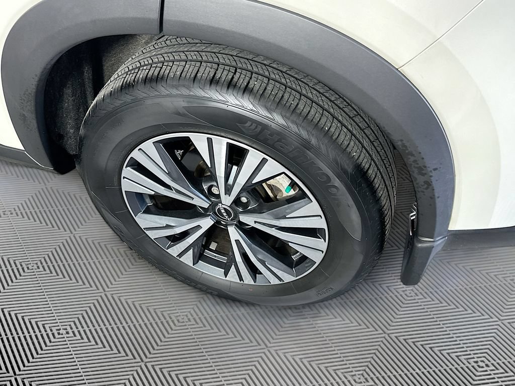 Certified 2023 Nissan Rogue SV w/ SV Premium B Package AWD/4WD image 39