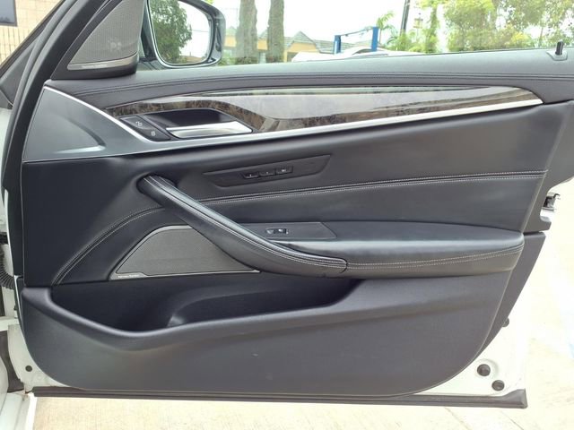 Used 2018 BMW M550i xDrive AWD/4WD image 28