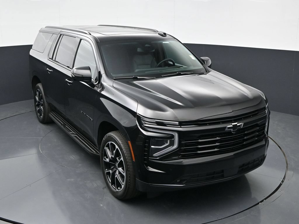 Used 2025 Chevrolet Suburban RST w/ Comfort Package AWD/4WD image 38