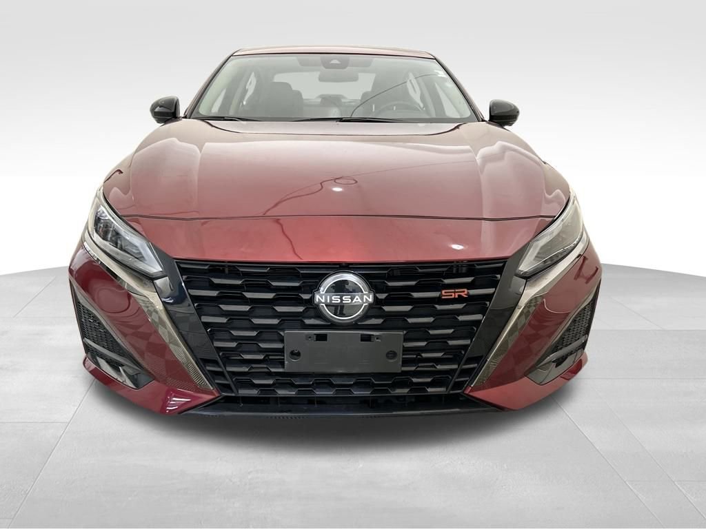 Used 2023 Nissan Altima 2.0 SR image 9