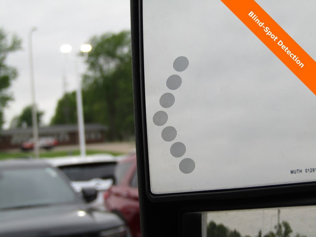 Used 2015 GMC Sierra 2500 SLT w/ Duramax Plus Package AWD/4WD image 8