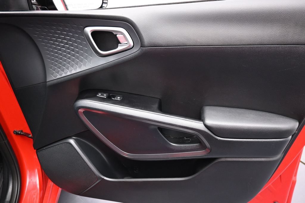 Used 2021 Kia Soul GT-Line FWD image 36
