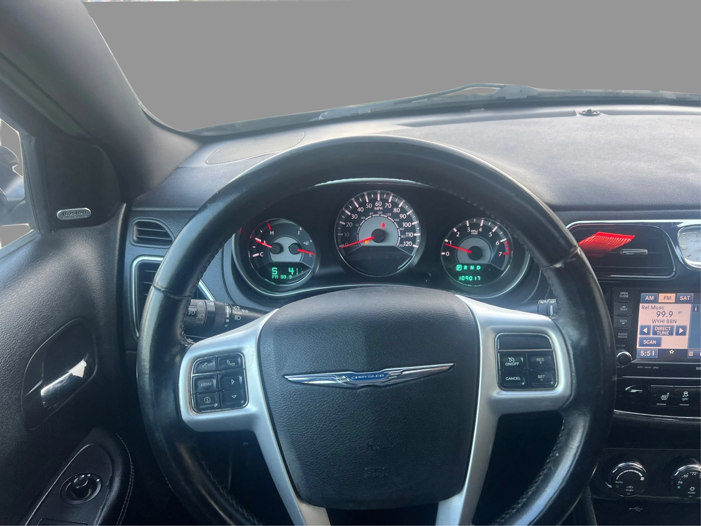 Used 2011 Chrysler 200 Limited FWD image 20
