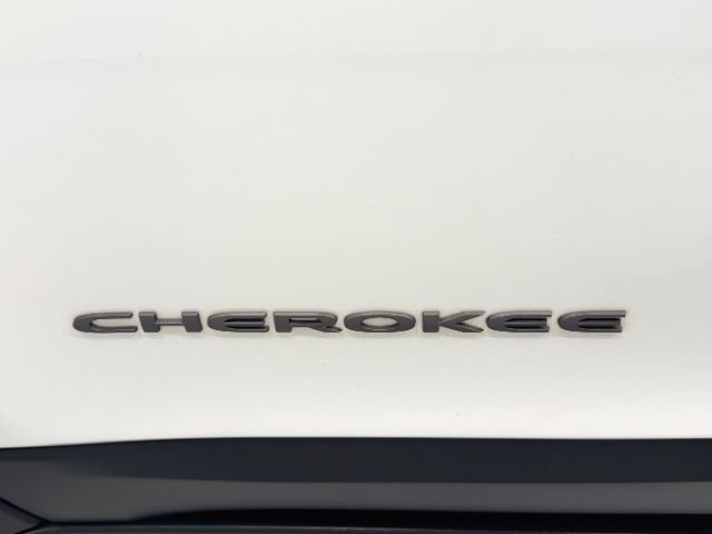 Used 2020 Jeep Cherokee Trailhawk w/ Cold Weather Group AWD/4WD image 16