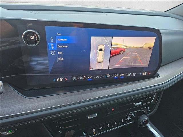 Certified 2025 Chevrolet Suburban High Country image 18