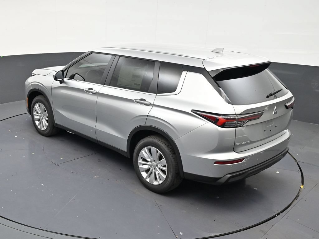 New 2026 Mitsubishi Outlander ES FWD image 13