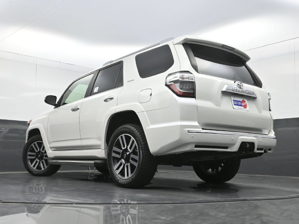 Used 2018 Toyota 4Runner Limited AWD/4WD image 29