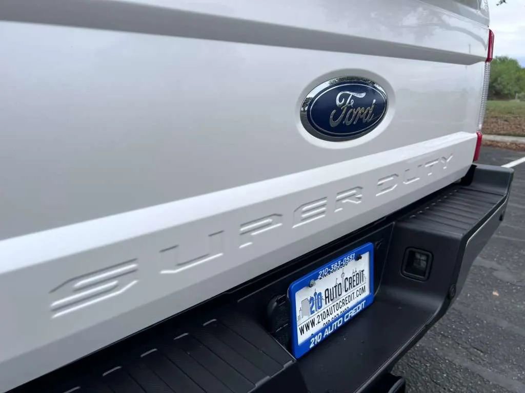 Used 2017 Ford F250 Lariat w/ Lariat Value Package RWD image 12