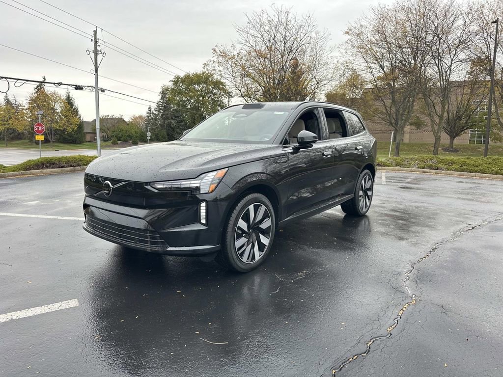 New 2025 Volvo EX90 Plus w/ Protection Package Premier image 3