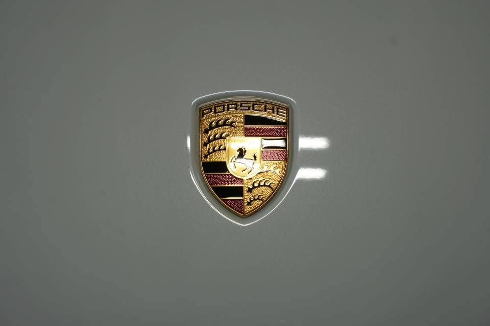 Certified 2025 Porsche Macan AWD/4WD image 29