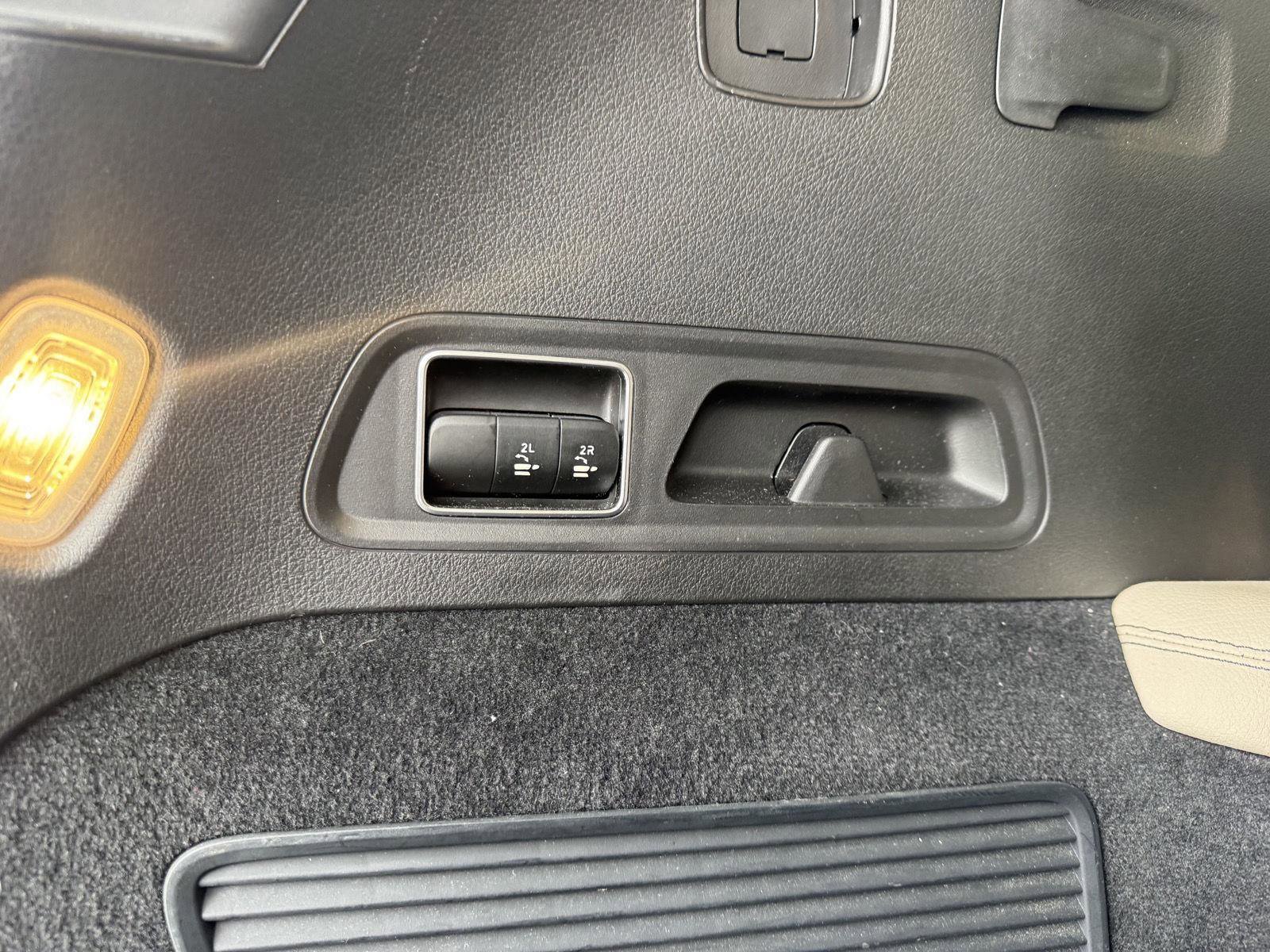 Used 2021 Mercedes-Benz GLS 450 4MATIC image 27