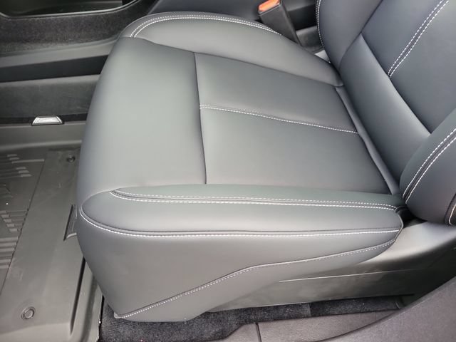 New 2027 Cadillac Optiq Luxury w/ LPO, Floor Liner Package AWD/4WD image 22