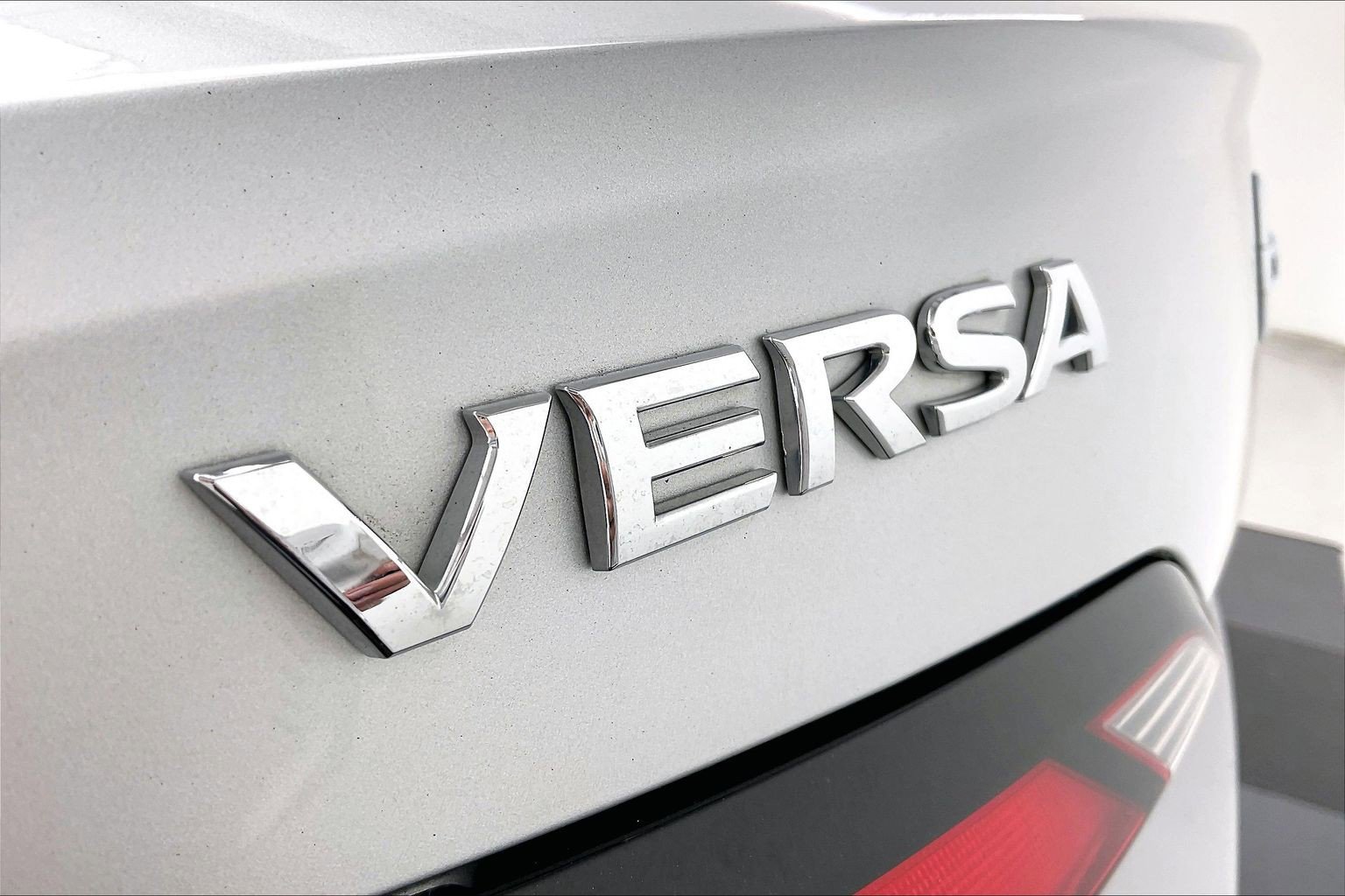 Used 2021 Nissan Versa SV FWD image 31