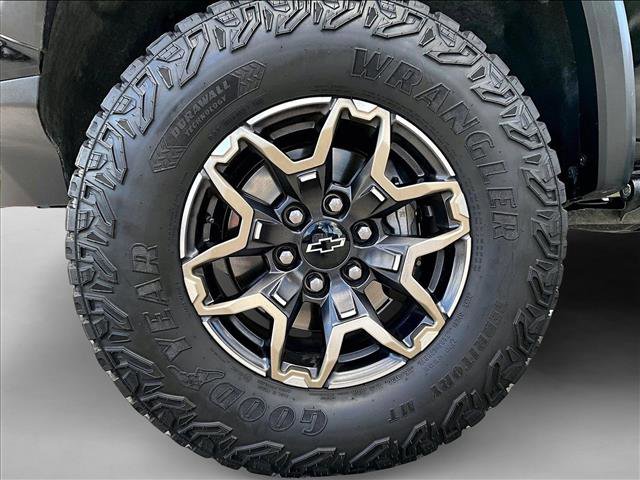 Used 2024 Chevrolet Colorado ZR2 w/ ZR2 Convenience Package III AWD/4WD image 10