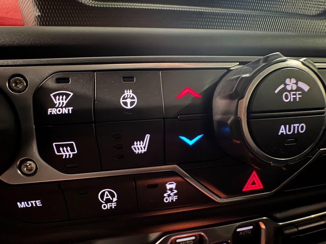 Used 2018 Jeep Wrangler Unlimited Rubicon w/ LED Lighting Group image 20