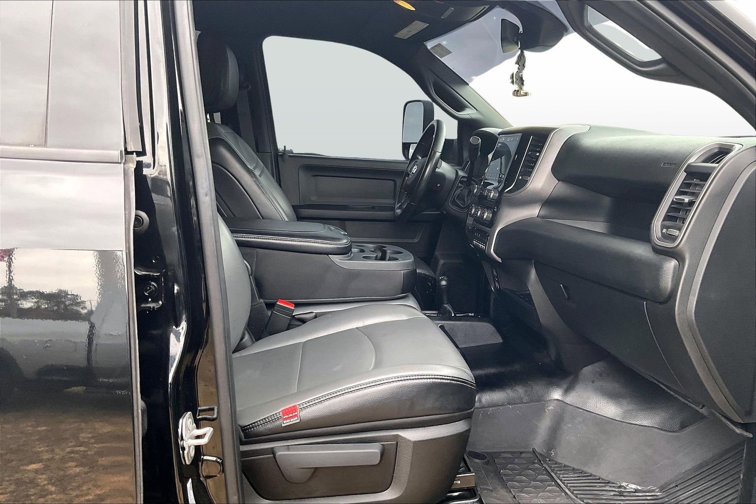 Used 2022 RAM 3500 Tradesman w/ Chrome Appearance Group image 7