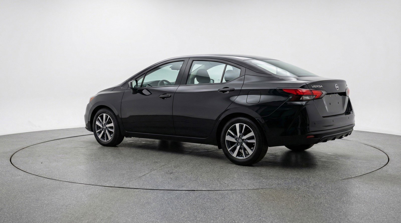 Used 2025 Nissan Versa SV image 6