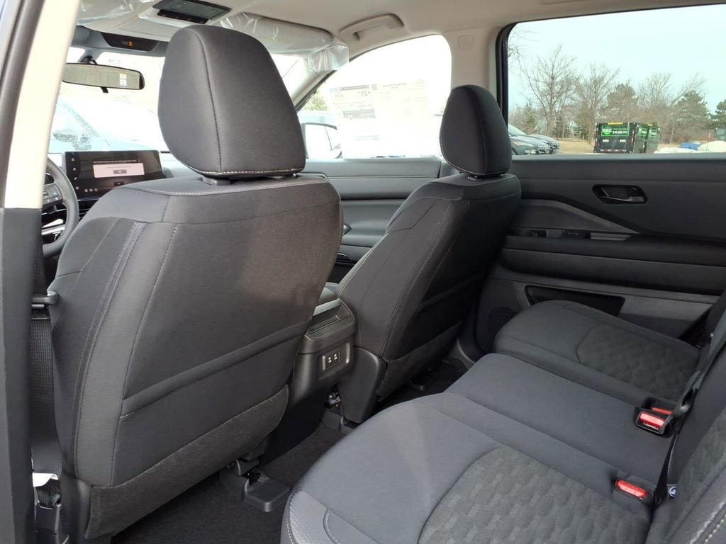 New 2026 Nissan Pathfinder SV image 27