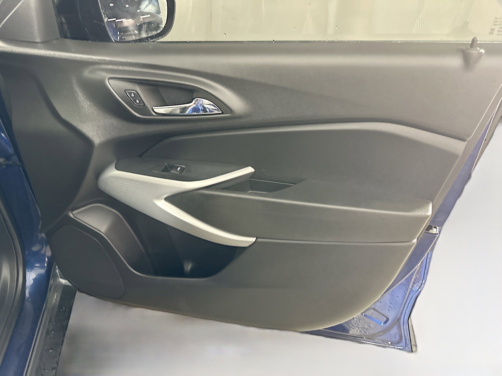 Used 2024 Chevrolet Trax LS w/ Driver Confidence Package image 31