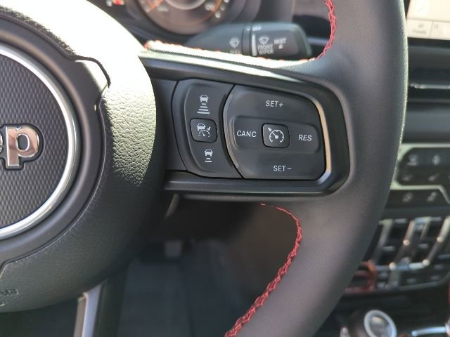 Certified 2024 Jeep Gladiator Rubicon w/ Technology Group image 13