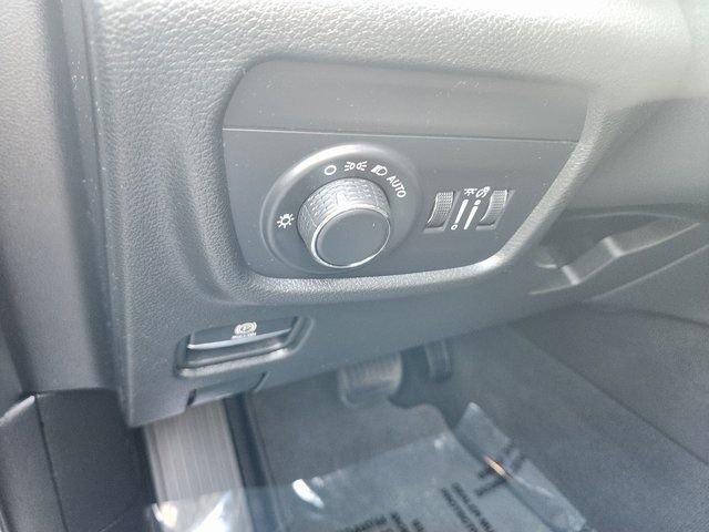 Used 2024 Jeep Grand Cherokee L Laredo image 24