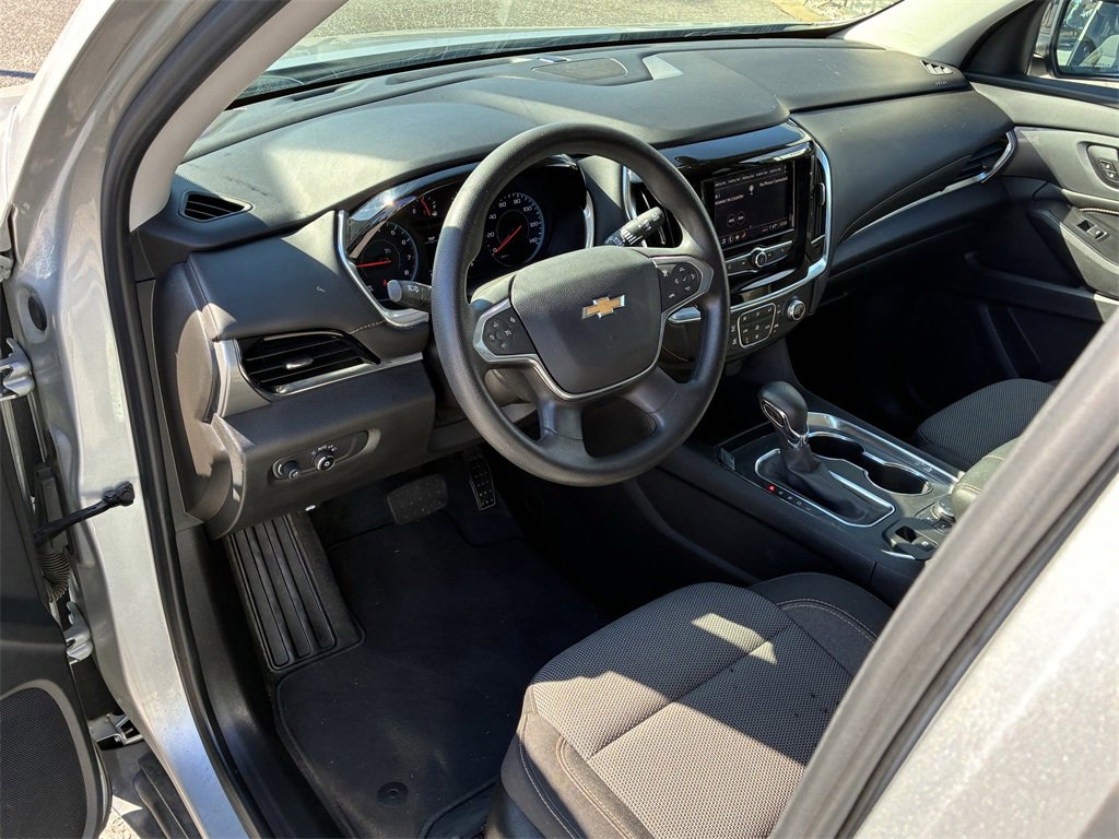 Used 2021 Chevrolet Traverse LS image 11