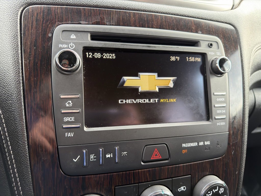 Used 2017 Chevrolet Traverse LT w/ Style and Technology Package image 25