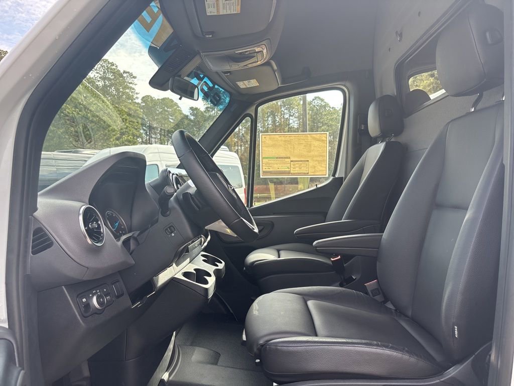 New 2024 Mercedes-Benz eSprinter 170 Cargo image 43