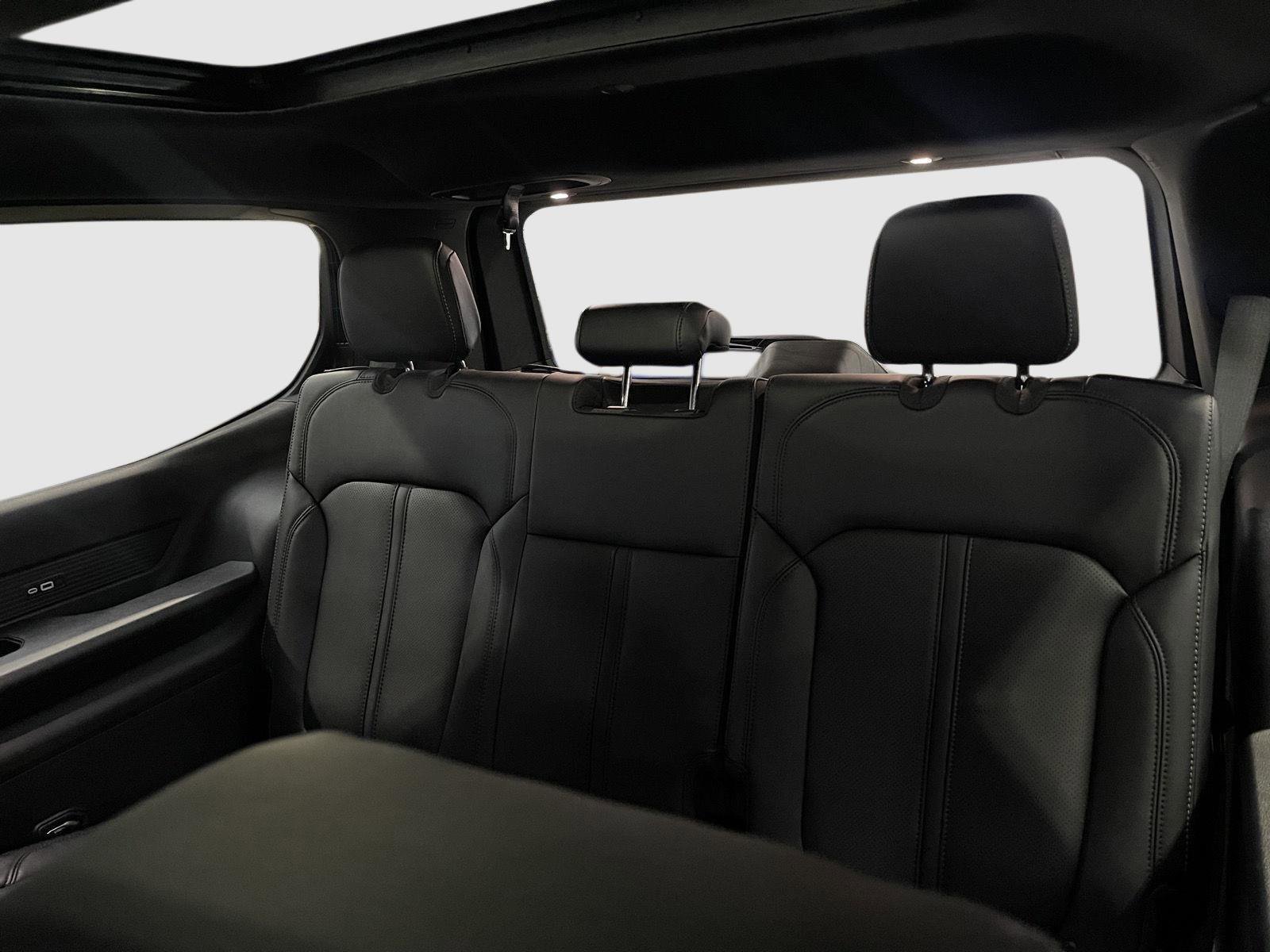 New 2026 Jeep Grand Wagoneer Limited w/ Premium Group II image 24