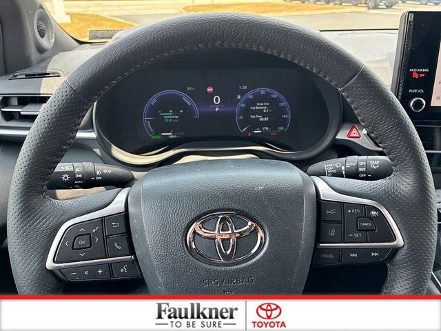 Certified 2025 Toyota Sienna Platinum AWD/4WD image 32
