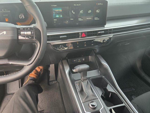 New 2026 Kia Sorento LX image 2