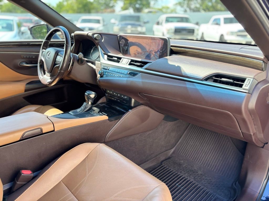 Used 2019 Lexus ES 350 Luxury w/ Accessory Package 2 FWD image 13