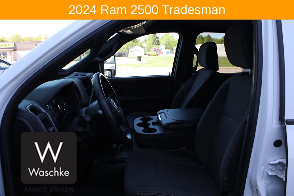 Used 2024 RAM 2500 Tradesman w/ Chrome Appearance Group AWD/4WD image 17