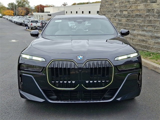 New 2026 BMW 760i xDrive image 2