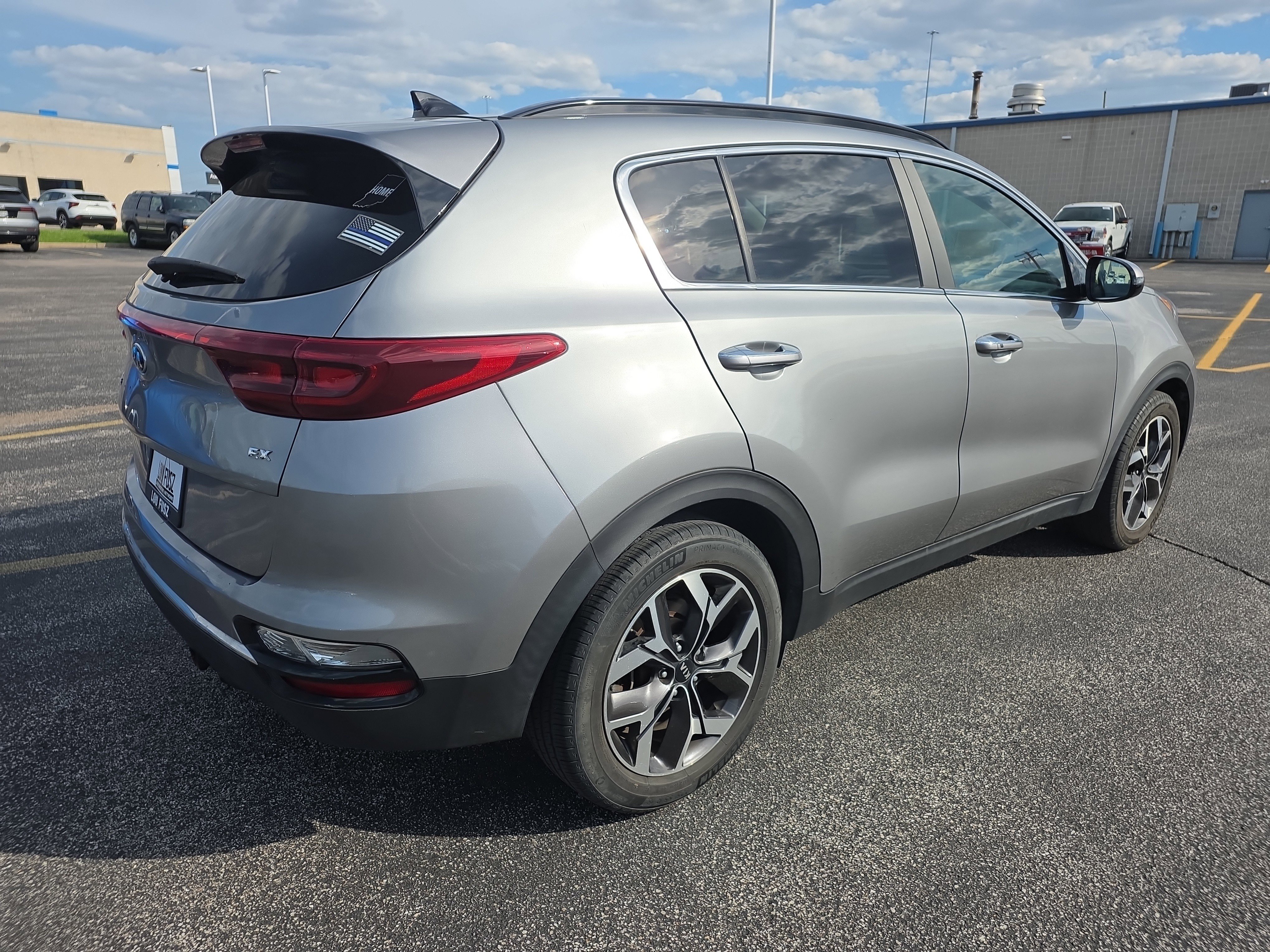 Used 2022 Kia Sportage EX image 3
