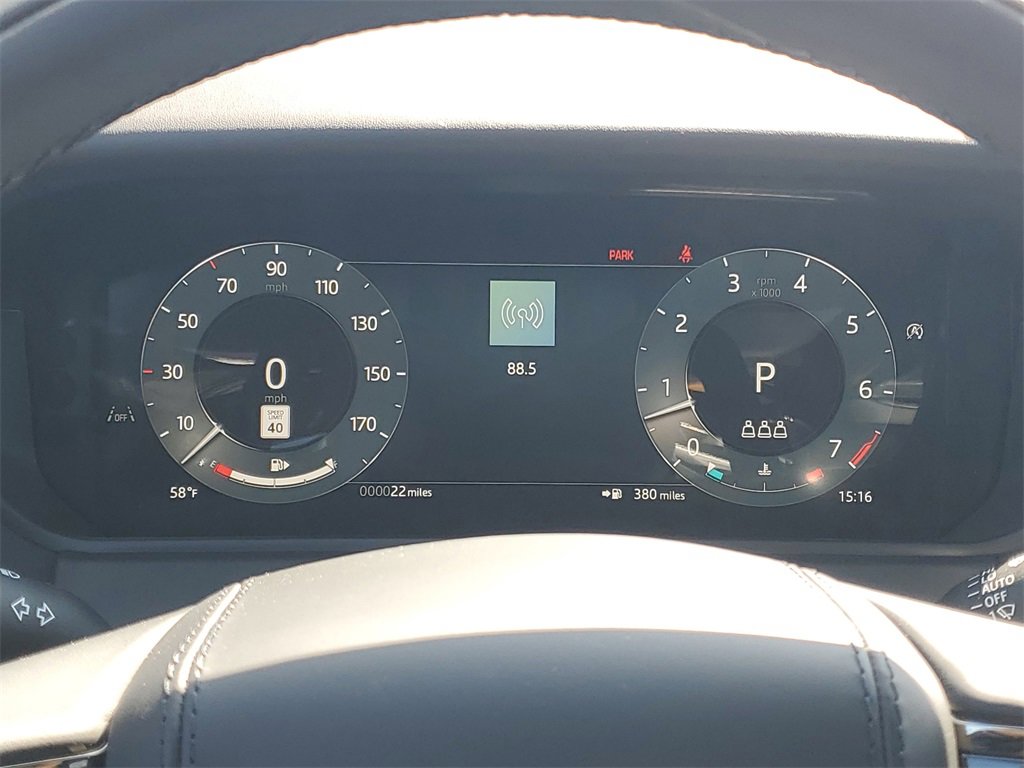 New 2026 Land Rover Range Rover Velar Dynamic SE image 17