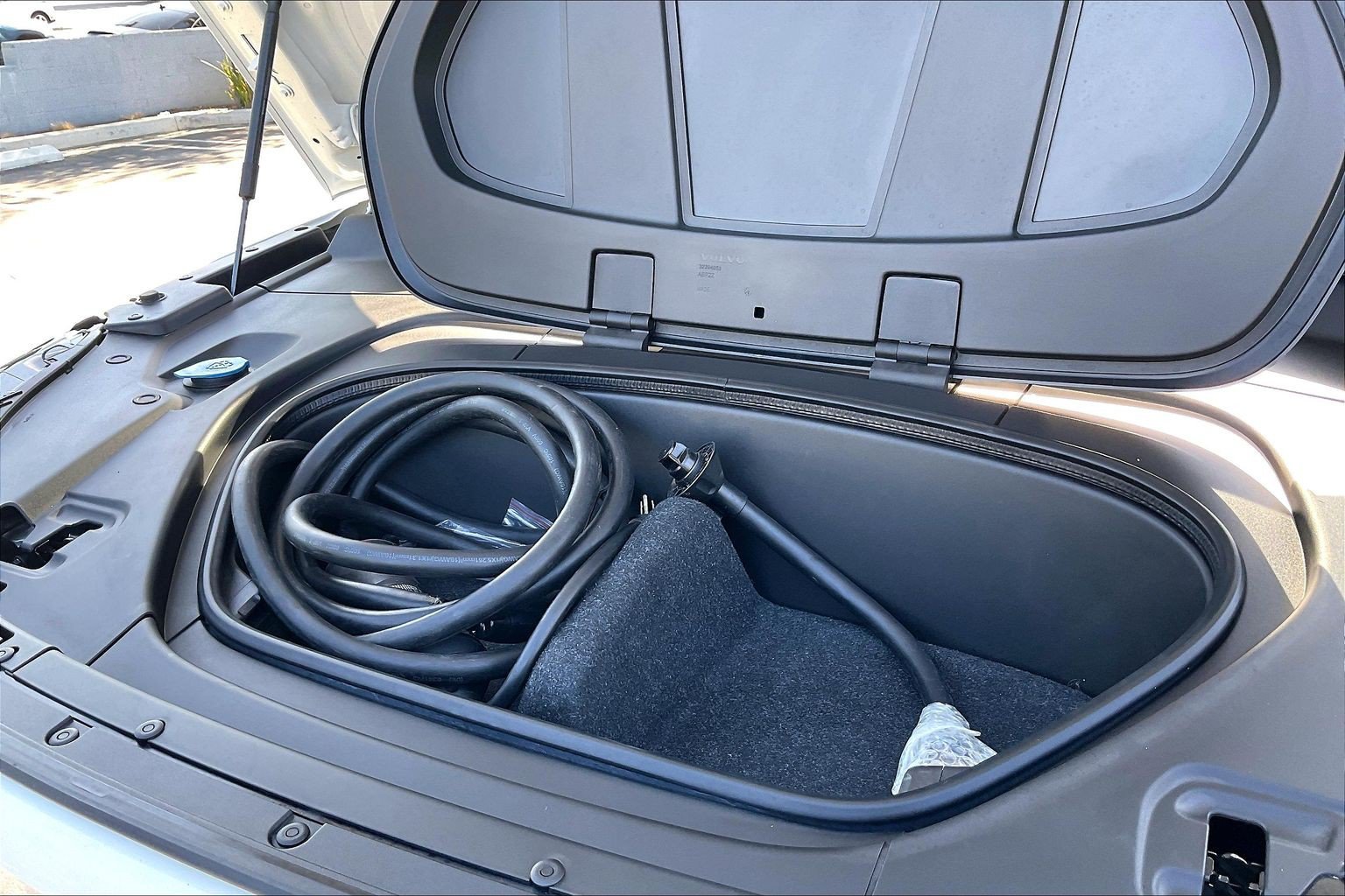 Used 2023 Volvo XC40 Recharge Ultimate AWD/4WD image 29