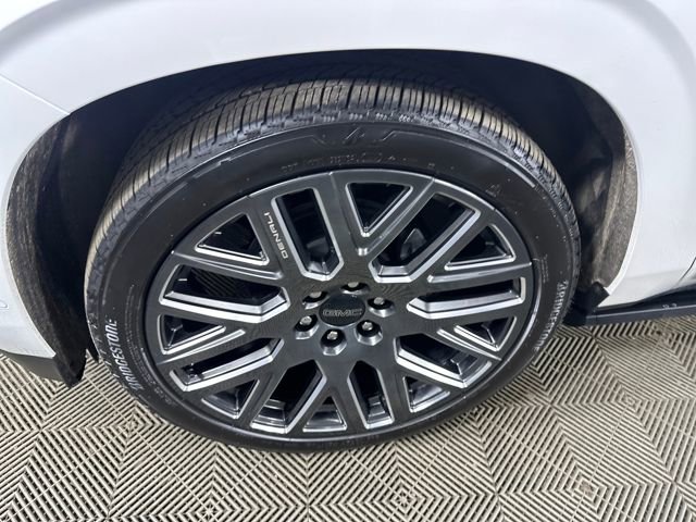 Used 2025 GMC Yukon Denali Ultimate w/ LPO, Floor Liner Package image 10