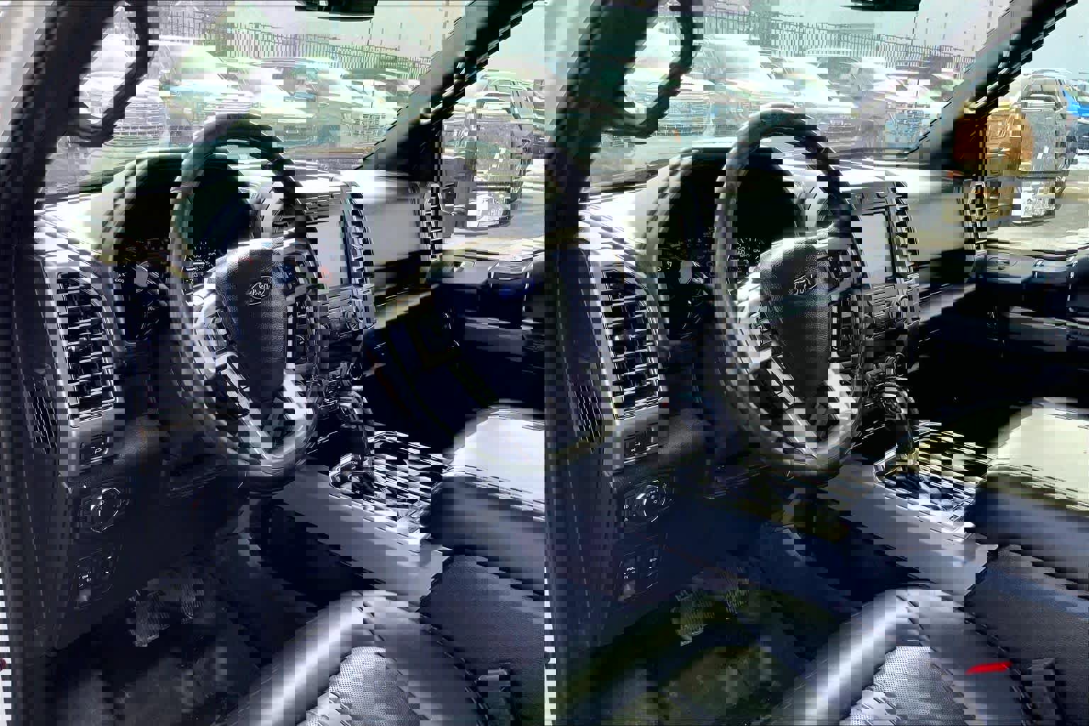 Used 2020 Ford F150 Platinum w/ Equipment Group 701A Luxury image 17