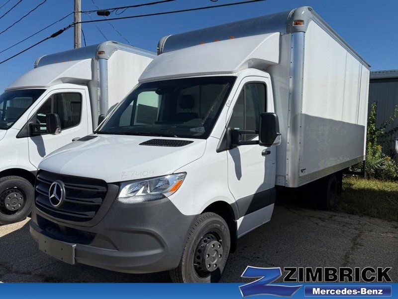 New 2024 Mercedes-Benz Sprinter 4500 image 1