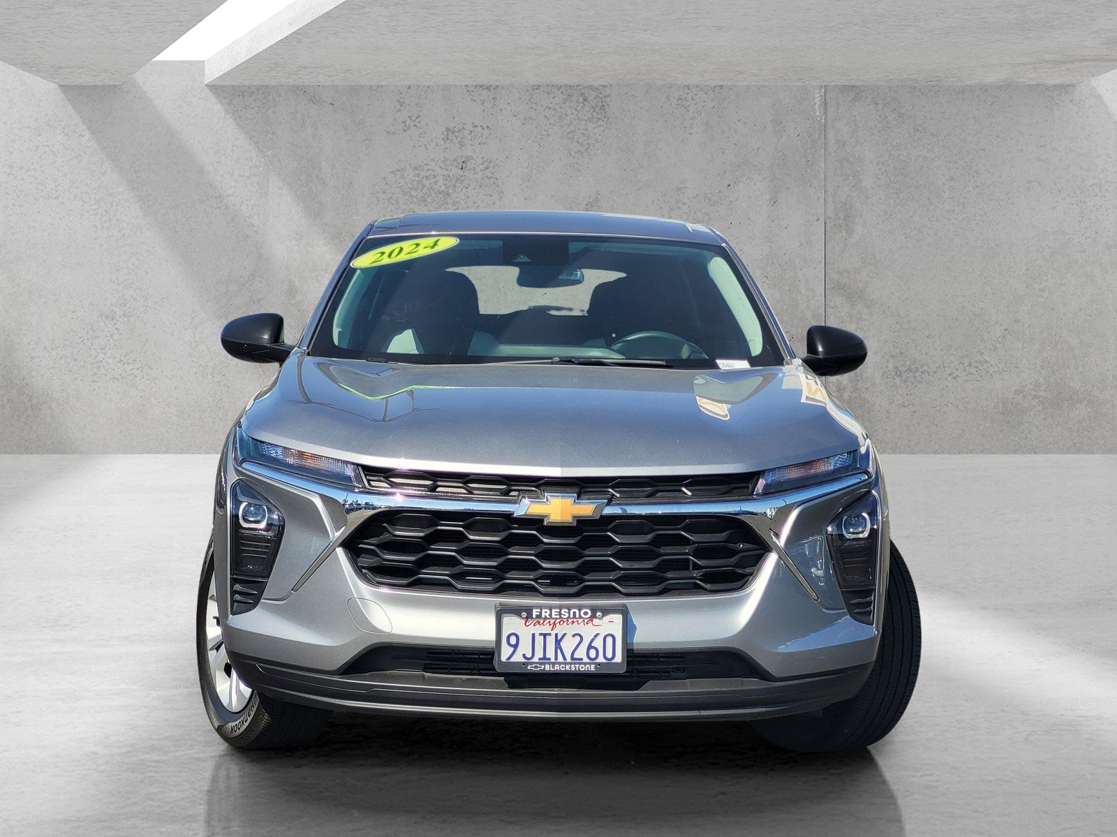 Used 2024 Chevrolet Trax LS w/ Driver Confidence Package FWD image 2