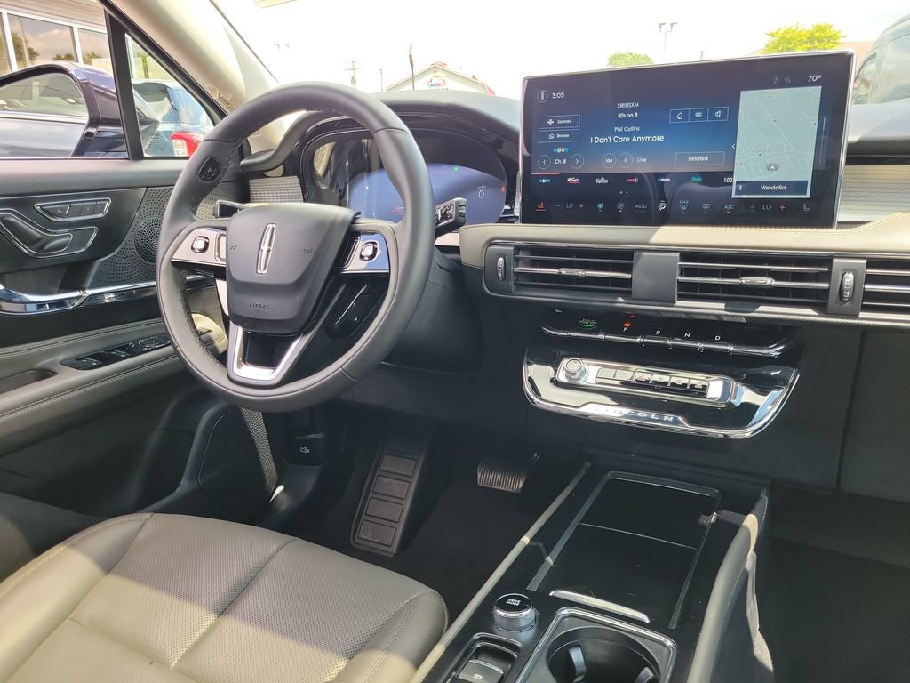 Certified 2024 Lincoln Corsair AWD w/ Equipment Group 101A image 13